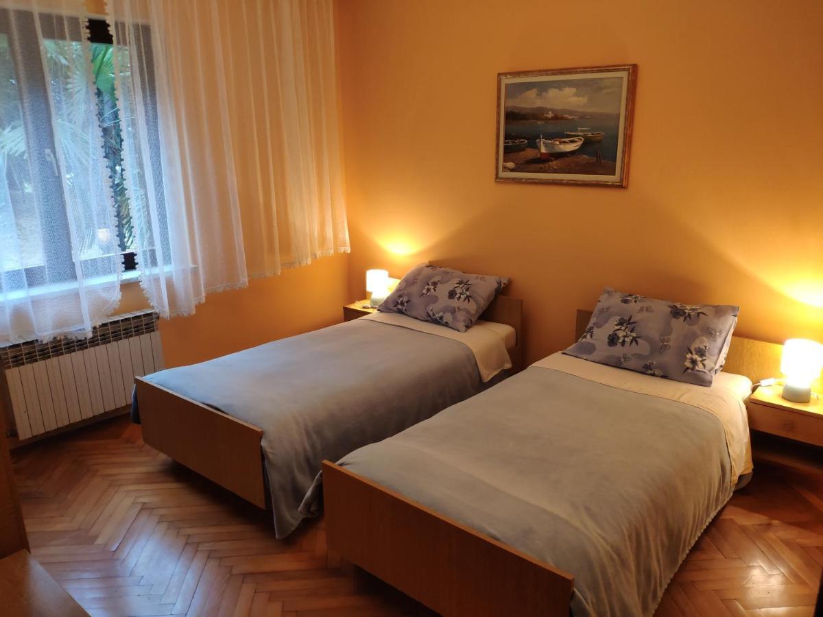 Rafael Apartment *